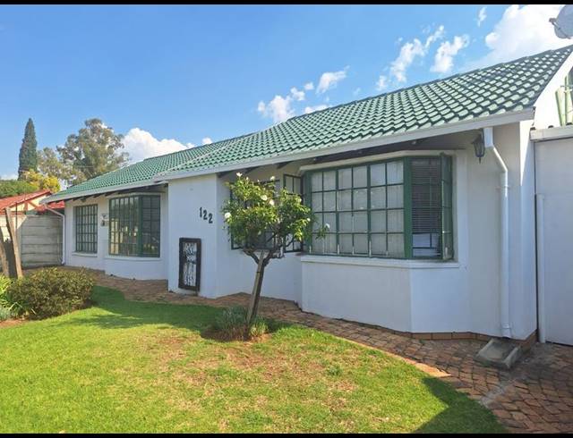 3 BEDROOM HOUSE FOR SALE IN HUNTINGDON